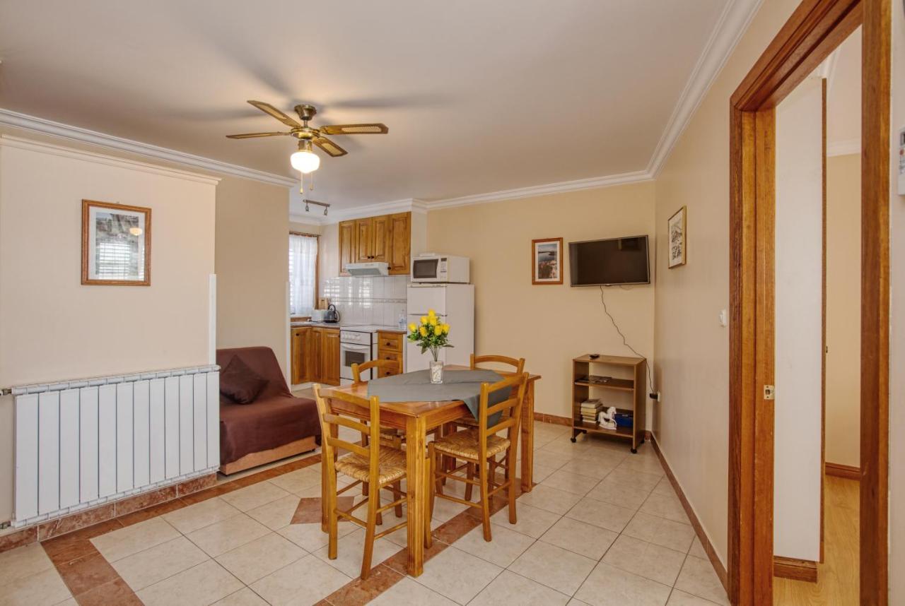 Apartments By The Sea Brodarica, Sibenik - 4194 Esterno foto